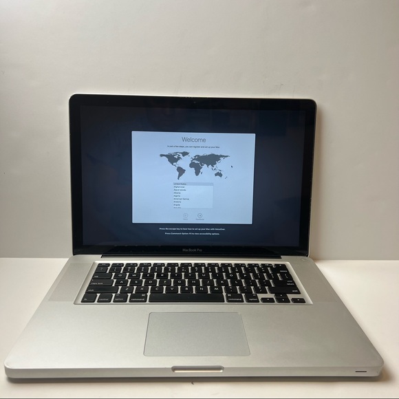 Apple MacBook Pro 15 inch Laptop • Intel Quad Core i7 • 16GB RAM 500 GB SSD - Picture 1 of 11